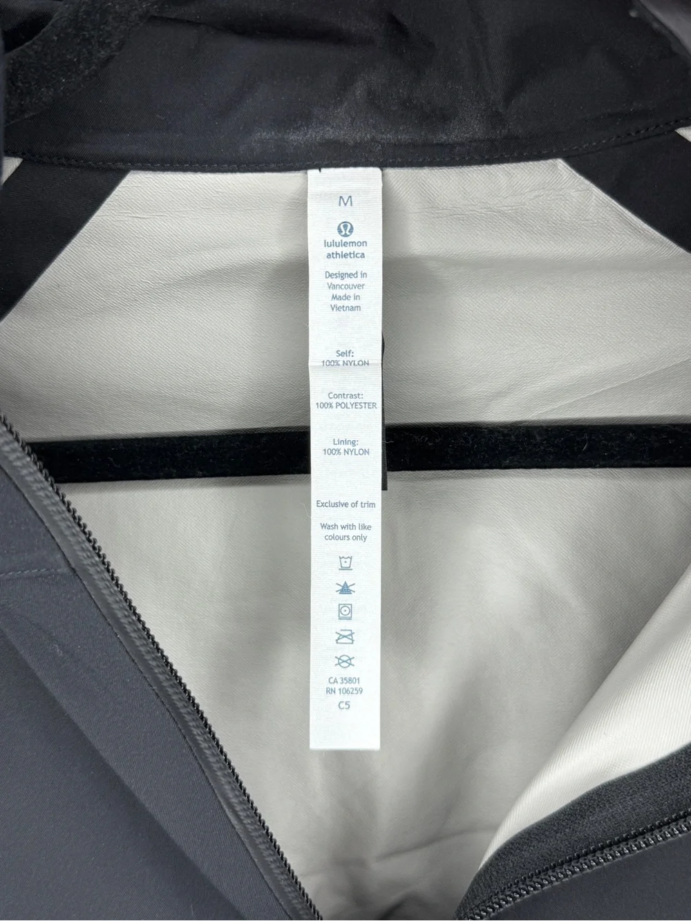 Lululemon Men’s Rain-jacket Black Waterproof Lightweight Versatile Sz M | EUC - Picture 3 of 5